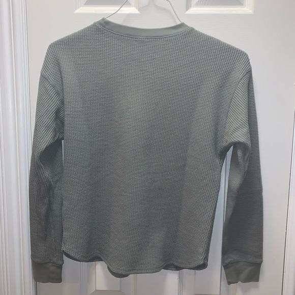 Grey waffle Uniqlo pullover sweater. - Picture 2 of 3
